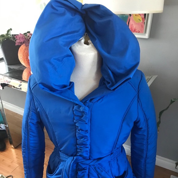 Beautiful blue “puff” jacket never worn - Picture 1 of 3